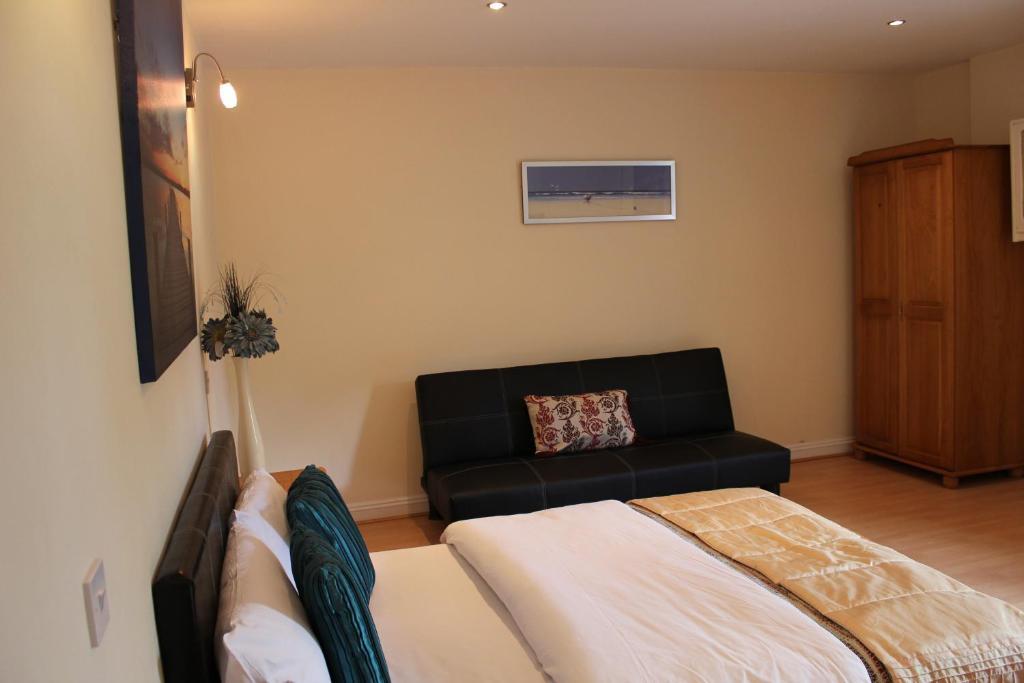 Remarc Guest House Takeley Екстериор снимка